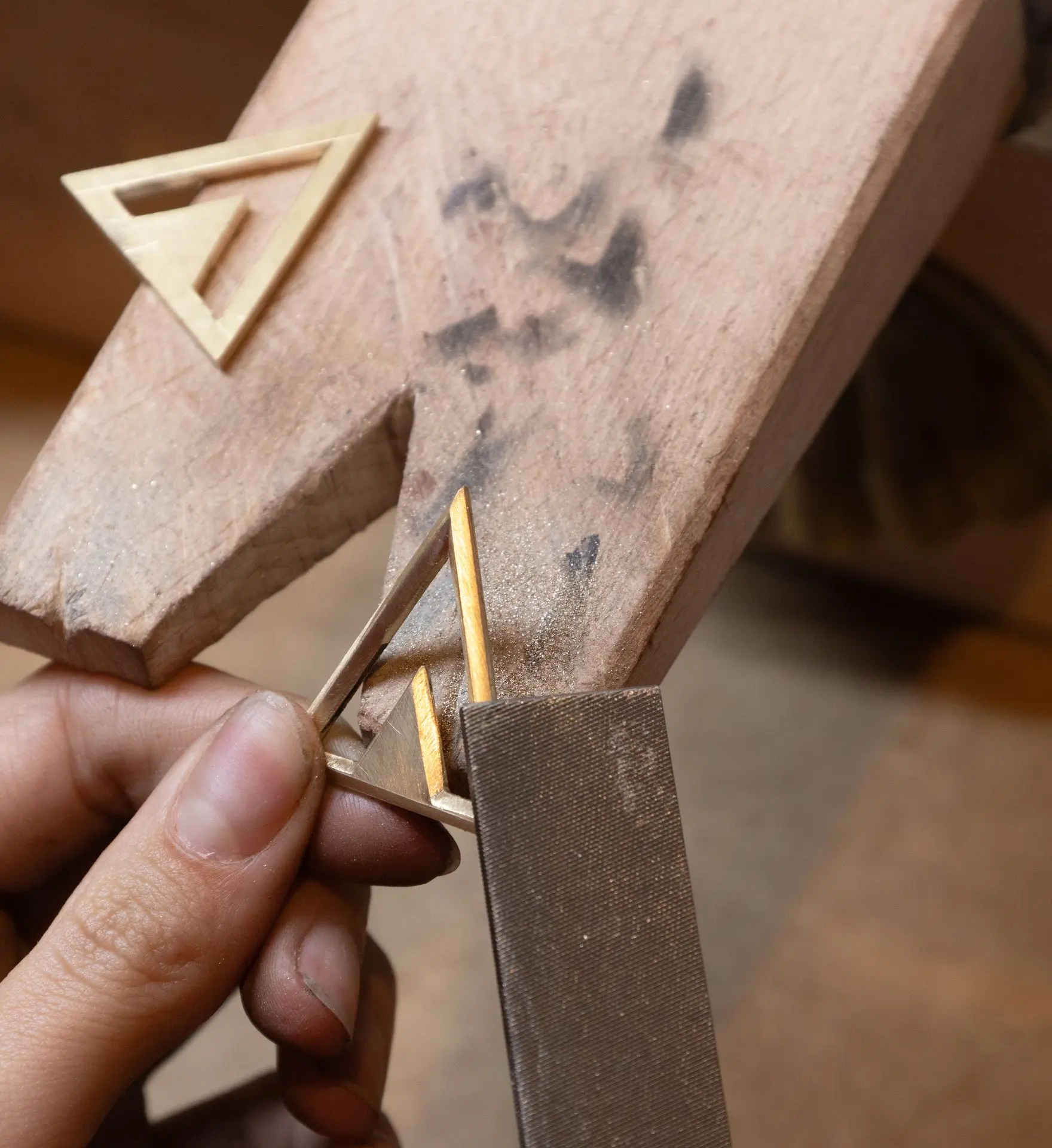 Formation initiation bijouterie fabrication de bijou à l'établi